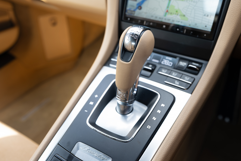 ポルシェ ボクスター(Type981) ﾍﾞｰｽｸﾞﾚｰﾄﾞ ｽﾎﾟｰﾂｸﾛﾉPKG　ﾍﾞｰｼﾞｭﾊｰﾌﾚｻﾞｰｼｰﾄﾋｰﾀｰ ﾚｯﾄﾞｿﾌﾄﾄｯﾌﾟ ｶﾛｯﾂｪﾘｱﾅﾋﾞTV ｽﾎﾟｰﾂﾃﾞｻﾞｲﾝｽﾃｱ ｸﾙｺﾝ 電動Dﾐﾗｰ ﾎﾞｸｽﾀｰS19ｲﾝﾁAW　2年保証