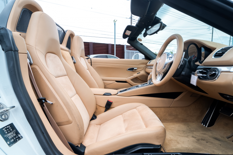 ポルシェ ボクスター(Type981) ﾍﾞｰｽｸﾞﾚｰﾄﾞ ｽﾎﾟｰﾂｸﾛﾉPKG　ﾍﾞｰｼﾞｭﾊｰﾌﾚｻﾞｰｼｰﾄﾋｰﾀｰ ﾚｯﾄﾞｿﾌﾄﾄｯﾌﾟ ｶﾛｯﾂｪﾘｱﾅﾋﾞTV ｽﾎﾟｰﾂﾃﾞｻﾞｲﾝｽﾃｱ ｸﾙｺﾝ 電動Dﾐﾗｰ ﾎﾞｸｽﾀｰS19ｲﾝﾁAW　2年保証