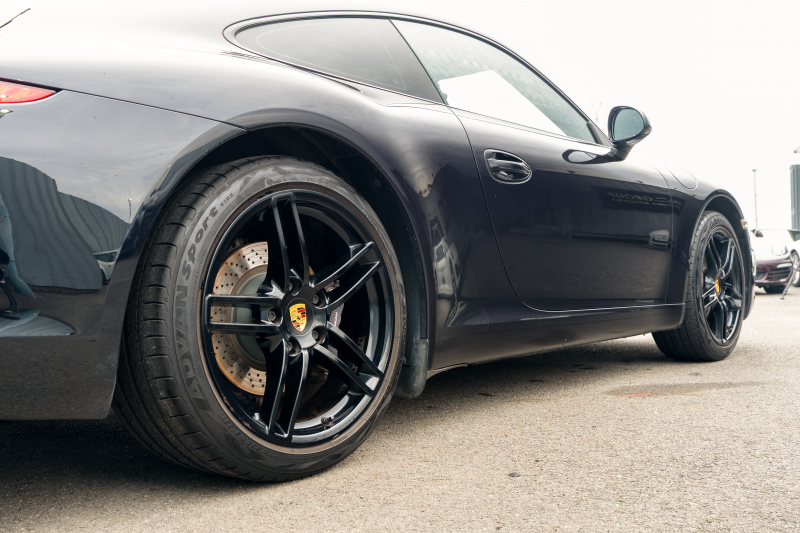 ポルシェ 911(Type991.1) ｶﾚﾗ　MY16  ﾌﾞﾗｯｸ/ﾎﾞﾙﾄﾞｰﾚｯﾄﾞﾂｰﾄﾝｲﾝﾃﾘｱ ﾅﾋﾞTV ｽﾎﾟｰﾂｴｸﾞｿﾞｰｽﾄ ｽﾎﾟｰﾂﾃﾞｻﾞｲﾝｽﾃｱﾘﾝｸﾞ 電格ﾐﾗｰ ｷｾﾉﾝ ｵｰﾄｴｱｺﾝ TPM ｶﾚﾗ19ｲﾝﾁAW 　2年保証