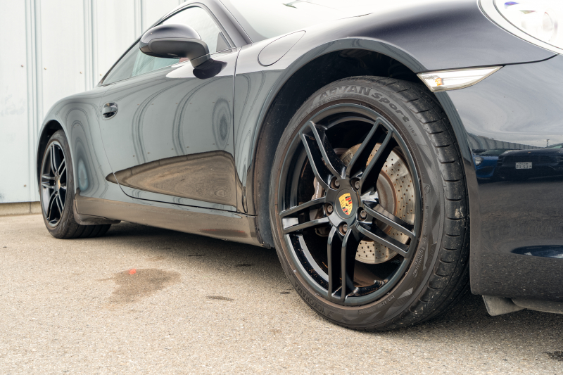 ポルシェ 911(Type991.1) ｶﾚﾗ　MY16  ﾌﾞﾗｯｸ/ﾎﾞﾙﾄﾞｰﾚｯﾄﾞﾂｰﾄﾝｲﾝﾃﾘｱ ﾅﾋﾞTV ｽﾎﾟｰﾂｴｸﾞｿﾞｰｽﾄ ｽﾎﾟｰﾂﾃﾞｻﾞｲﾝｽﾃｱﾘﾝｸﾞ 電格ﾐﾗｰ ｷｾﾉﾝ ｵｰﾄｴｱｺﾝ TPM ｶﾚﾗ19ｲﾝﾁAW 　2年保証