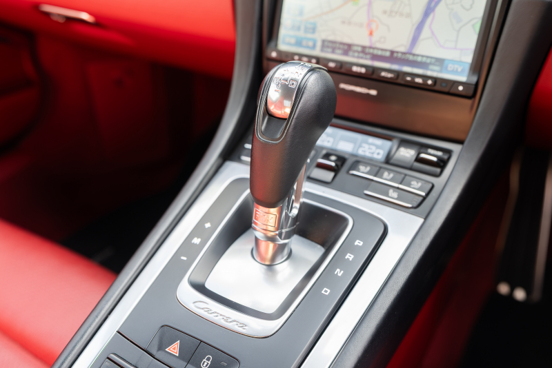 ポルシェ 911(Type991.1) ｶﾚﾗ　MY16  ﾌﾞﾗｯｸ/ﾎﾞﾙﾄﾞｰﾚｯﾄﾞﾂｰﾄﾝｲﾝﾃﾘｱ ﾅﾋﾞTV ｽﾎﾟｰﾂｴｸﾞｿﾞｰｽﾄ ｽﾎﾟｰﾂﾃﾞｻﾞｲﾝｽﾃｱﾘﾝｸﾞ 電格ﾐﾗｰ ｷｾﾉﾝ ｵｰﾄｴｱｺﾝ TPM ｶﾚﾗ19ｲﾝﾁAW 　2年保証