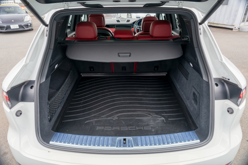 ポルシェ カイエン ﾍﾞｰｽｸﾞﾚｰﾄﾞ　ﾌﾞﾗｯｸ/ﾎﾞﾙﾄﾞｰﾚｯﾄﾞﾂｰﾄﾝｲﾝﾃ ﾊﾟﾉﾗﾏSR PCMﾅﾋﾞ CarPlay ｴﾝﾄﾘｰﾄﾞﾗｲﾌﾞ ACC ｱﾗｳﾝﾄﾞﾋﾞｭｰ TPM ｶｲｴﾝﾃﾞｻﾞｲﾝ20AW　2年保証