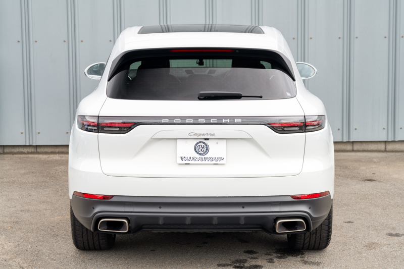 ポルシェ カイエン ﾍﾞｰｽｸﾞﾚｰﾄﾞ　ﾌﾞﾗｯｸ/ﾎﾞﾙﾄﾞｰﾚｯﾄﾞﾂｰﾄﾝｲﾝﾃ ﾊﾟﾉﾗﾏSR PCMﾅﾋﾞ CarPlay ｴﾝﾄﾘｰﾄﾞﾗｲﾌﾞ ACC ｱﾗｳﾝﾄﾞﾋﾞｭｰ TPM ｶｲｴﾝﾃﾞｻﾞｲﾝ20AW　2年保証