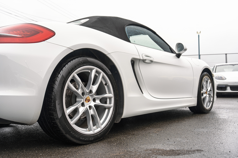 ポルシェ ボクスター(Type981) ﾍﾞｰｽｸﾞﾚｰﾄﾞ ｽﾎﾟｰﾂｸﾛﾉPKG　ﾌﾞﾗｯｸﾊｰﾌﾚｻﾞｰ ﾌﾞﾗｯｸｿﾌﾄﾄｯﾌﾟ ﾅﾋﾞTV ｽﾎﾟｰﾂｴｸﾞｿﾞｰｽﾄ ｽﾎﾟｰﾂﾃﾞｻﾞｲﾝｽﾃｱﾘﾝｸﾞ PDLS ｵｰﾄA/C 電動Dﾐﾗｰ ﾎﾞｸｽﾀｰS19AW　2年保証