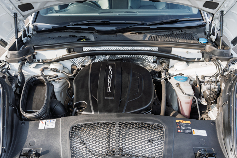 ポルシェ マカン ﾍﾞｰｽｸﾞﾚｰﾄﾞ　ﾌﾞﾗｯｸﾊｰﾌﾚｻﾞｰｼｰﾄ ｼｰﾄﾋｰﾀｰ PCMﾅﾋﾞ ﾌﾙｾｸﾞTV AppleCarPlay PDLS ﾊﾟｰｸｱｼｽﾄ TPM ｵｰﾄﾃｰﾙｹﾞｰﾄ LDW ｶﾗｰｸﾚｽﾄｷｬｯﾌﾟ ﾏｶﾝS19ｲﾝﾁAW　2年保証