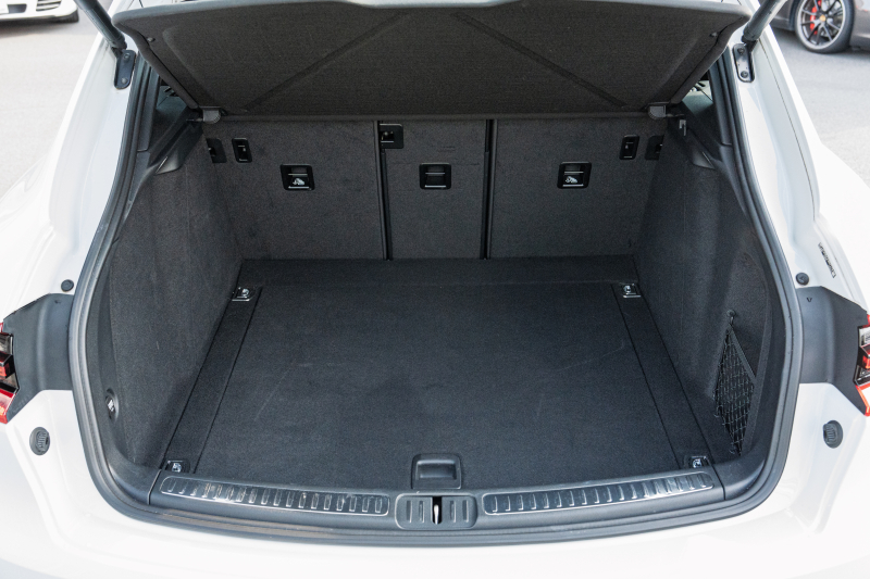 ポルシェ マカン ﾍﾞｰｽｸﾞﾚｰﾄﾞ　ﾌﾞﾗｯｸﾊｰﾌﾚｻﾞｰｼｰﾄ ｼｰﾄﾋｰﾀｰ PCMﾅﾋﾞ ﾌﾙｾｸﾞTV AppleCarPlay PDLS ﾊﾟｰｸｱｼｽﾄ TPM ｵｰﾄﾃｰﾙｹﾞｰﾄ LDW ｶﾗｰｸﾚｽﾄｷｬｯﾌﾟ ﾏｶﾝS19ｲﾝﾁAW　2年保証