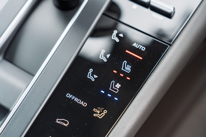 ポルシェ マカン GTS ｽﾎﾟｰﾂｸﾛﾉPKG　ｱｹﾞｰﾄｸﾞﾚｰﾚｻﾞｰｲﾝﾃﾘｱ ﾊﾟﾉﾗﾏﾙｰﾌ PCM CarPlay ｽﾎﾟｰﾂｴｸﾞｿﾞｰｽﾄ PASM/ｴｱｻｽ PDLS+ ﾌﾞﾙﾒｽﾀｰ ｲｵﾅｲｻﾞｰ ﾍﾞﾝﾁﾚｰﾀｰ ACC RSｽﾊﾟｲﾀﾞｰ21ｲﾝﾁAW　2年保証