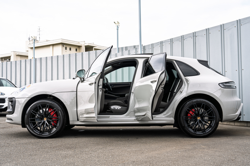 ポルシェ マカン GTS ｽﾎﾟｰﾂｸﾛﾉPKG　ｱｹﾞｰﾄｸﾞﾚｰﾚｻﾞｰｲﾝﾃﾘｱ ﾊﾟﾉﾗﾏﾙｰﾌ PCM CarPlay ｽﾎﾟｰﾂｴｸﾞｿﾞｰｽﾄ PASM/ｴｱｻｽ PDLS+ ﾌﾞﾙﾒｽﾀｰ ｲｵﾅｲｻﾞｰ ﾍﾞﾝﾁﾚｰﾀｰ ACC RSｽﾊﾟｲﾀﾞｰ21ｲﾝﾁAW　2年保証