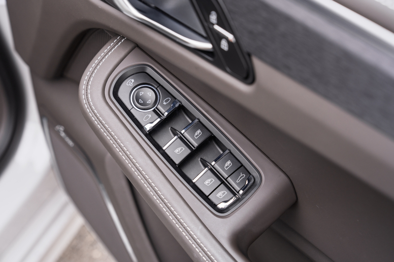 ポルシェ マカン GTS ｽﾎﾟｰﾂｸﾛﾉPKG　ｱｹﾞｰﾄｸﾞﾚｰﾚｻﾞｰｲﾝﾃﾘｱ ﾊﾟﾉﾗﾏﾙｰﾌ PCM CarPlay ｽﾎﾟｰﾂｴｸﾞｿﾞｰｽﾄ PASM/ｴｱｻｽ PDLS+ ﾌﾞﾙﾒｽﾀｰ ｲｵﾅｲｻﾞｰ ﾍﾞﾝﾁﾚｰﾀｰ ACC RSｽﾊﾟｲﾀﾞｰ21ｲﾝﾁAW　2年保証