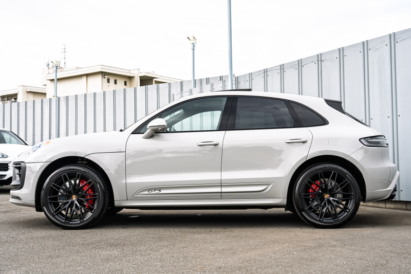 ポルシェ マカン GTS ｽﾎﾟｰﾂｸﾛﾉPKG　ｱｹﾞｰﾄｸﾞﾚｰﾚｻﾞｰｲﾝﾃﾘｱ ﾊﾟﾉﾗﾏﾙｰﾌ PCM CarPlay ｽﾎﾟｰﾂｴｸﾞｿﾞｰｽﾄ PASM/ｴｱｻｽ PDLS+ ﾌﾞﾙﾒｽﾀｰ ｲｵﾅｲｻﾞｰ ﾍﾞﾝﾁﾚｰﾀｰ ACC RSｽﾊﾟｲﾀﾞｰ21ｲﾝﾁAW　2年保証