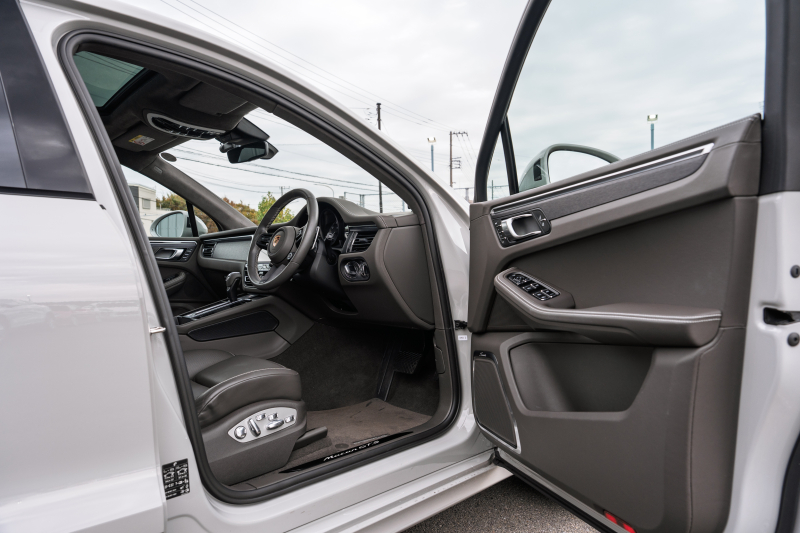 ポルシェ マカン GTS ｽﾎﾟｰﾂｸﾛﾉPKG　ｱｹﾞｰﾄｸﾞﾚｰﾚｻﾞｰｲﾝﾃﾘｱ ﾊﾟﾉﾗﾏﾙｰﾌ PCM CarPlay ｽﾎﾟｰﾂｴｸﾞｿﾞｰｽﾄ PASM/ｴｱｻｽ PDLS+ ﾌﾞﾙﾒｽﾀｰ ｲｵﾅｲｻﾞｰ ﾍﾞﾝﾁﾚｰﾀｰ ACC RSｽﾊﾟｲﾀﾞｰ21ｲﾝﾁAW　2年保証