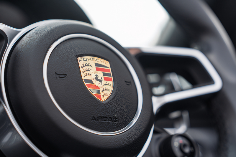 ポルシェ 718 ボクスター ﾍﾞｰｽｸﾞﾚｰﾄﾞ ｽﾎﾟｰﾂｸﾛﾉPKG　ﾌﾞﾗｯｸﾊｰﾌﾚｻﾞｰｼｰﾄ ﾌﾞﾗｯｸｿﾌﾄﾄｯﾌﾟ PCMﾅﾋﾞ CarPlay ｽﾎﾟｰﾂｴｸﾞｿﾞｰｽﾄ PDLS+/LEDﾗｲﾄ ｵｰﾄｴｱｺﾝ TPM ﾊﾟｰｸｱｼｽﾄ 電格ﾐﾗｰ ｶﾚﾗS20ｲﾝﾁAW　2年保証