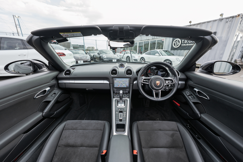 ポルシェ 718 ボクスター ﾍﾞｰｽｸﾞﾚｰﾄﾞ ｽﾎﾟｰﾂｸﾛﾉPKG　ﾌﾞﾗｯｸﾊｰﾌﾚｻﾞｰｼｰﾄ ﾌﾞﾗｯｸｿﾌﾄﾄｯﾌﾟ PCMﾅﾋﾞ CarPlay ｽﾎﾟｰﾂｴｸﾞｿﾞｰｽﾄ PDLS+/LEDﾗｲﾄ ｵｰﾄｴｱｺﾝ TPM ﾊﾟｰｸｱｼｽﾄ 電格ﾐﾗｰ ｶﾚﾗS20ｲﾝﾁAW　2年保証