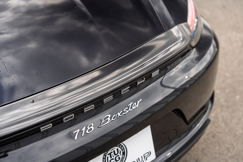 ポルシェ 718 ボクスター ﾍﾞｰｽｸﾞﾚｰﾄﾞ ｽﾎﾟｰﾂｸﾛﾉPKG　ﾌﾞﾗｯｸﾊｰﾌﾚｻﾞｰｼｰﾄ ﾌﾞﾗｯｸｿﾌﾄﾄｯﾌﾟ PCMﾅﾋﾞ CarPlay ｽﾎﾟｰﾂｴｸﾞｿﾞｰｽﾄ PDLS+/LEDﾗｲﾄ ｵｰﾄｴｱｺﾝ TPM ﾊﾟｰｸｱｼｽﾄ 電格ﾐﾗｰ ｶﾚﾗS20ｲﾝﾁAW　2年保証