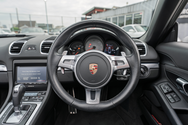 ポルシェ ボクスター(Type981) S　ﾌﾞﾗｯｸﾊｰﾌﾚｻﾞｰｼｰﾄ ｼｰﾄﾋｰﾀｰ ﾌﾞﾗｯｸｿﾌﾄﾄｯﾌﾟ ｸﾗﾘｵﾝﾅﾋﾞ ﾌﾙｾｸﾞTV ｽﾎﾟｰﾂｴｸﾞｿﾞｰｽﾄ ｽﾎﾟｰﾂﾃﾞｻﾞｲﾝｽﾃｱ ｷｾﾉﾝ 電動ﾄﾞｱﾐﾗｰ TPM ﾎﾞｸｽﾀｰS19ｲﾝﾁAW　2年保証