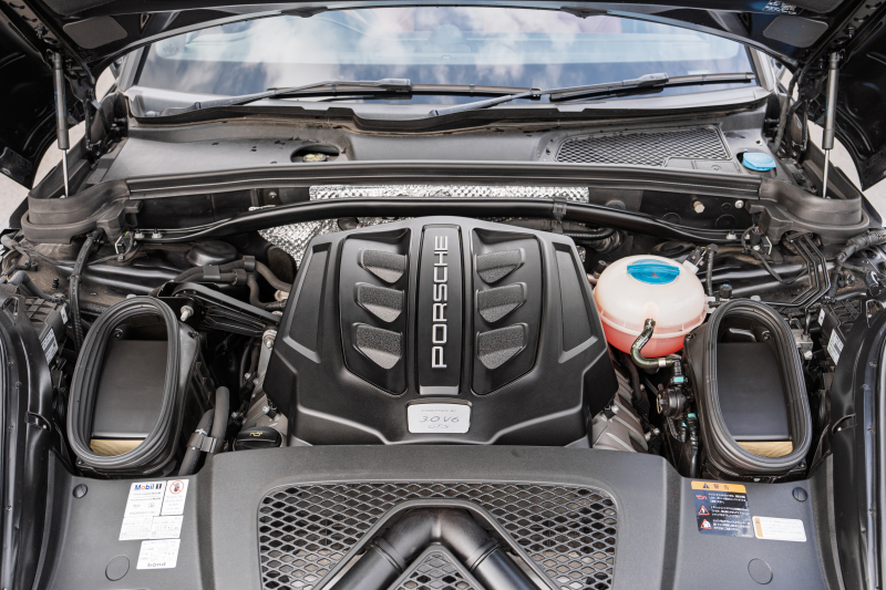 ポルシェ マカン GTS ｽﾎﾟｰﾂｸﾛﾉPKG　ｶﾞｰﾈｯﾄﾚｯﾄﾞﾚｻﾞｰｼｰﾄ ﾊﾟﾉﾗﾏSR PCM AppleCarPlay ｽﾎﾟｴｸﾞACC ｴﾝﾄﾘｰﾄﾞﾗｲﾌﾞ PASM PDLS BOSE RSｽﾊﾟｲﾀﾞｰ20AW　2年保証