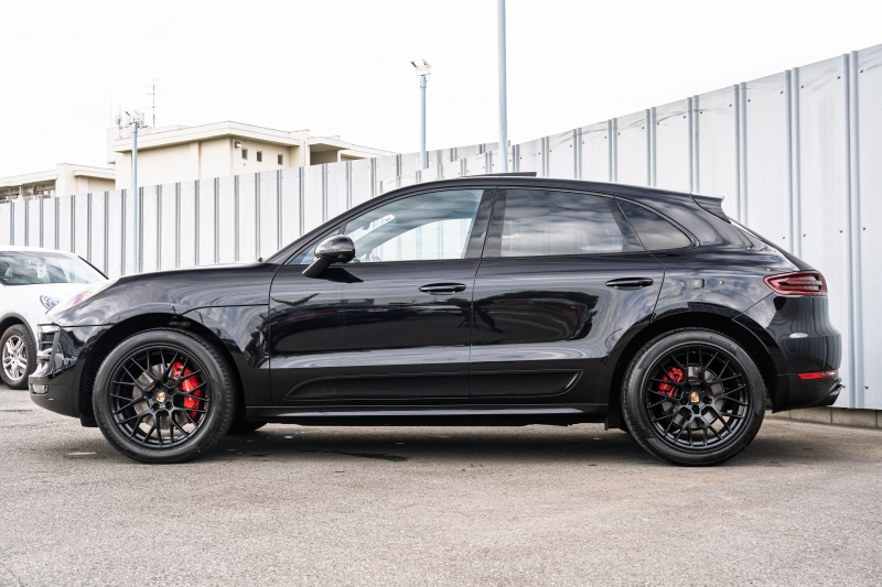 ポルシェ マカン GTS ｽﾎﾟｰﾂｸﾛﾉPKG　ｶﾞｰﾈｯﾄﾚｯﾄﾞﾚｻﾞｰｼｰﾄ ﾊﾟﾉﾗﾏSR PCM AppleCarPlay ｽﾎﾟｴｸﾞACC ｴﾝﾄﾘｰﾄﾞﾗｲﾌﾞ PASM PDLS BOSE RSｽﾊﾟｲﾀﾞｰ20AW　2年保証