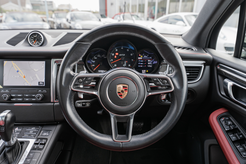 ポルシェ マカン GTS ｽﾎﾟｰﾂｸﾛﾉPKG　ｶﾞｰﾈｯﾄﾚｯﾄﾞﾚｻﾞｰｼｰﾄ ﾊﾟﾉﾗﾏSR PCM AppleCarPlay ｽﾎﾟｴｸﾞACC ｴﾝﾄﾘｰﾄﾞﾗｲﾌﾞ PASM PDLS BOSE RSｽﾊﾟｲﾀﾞｰ20AW　2年保証