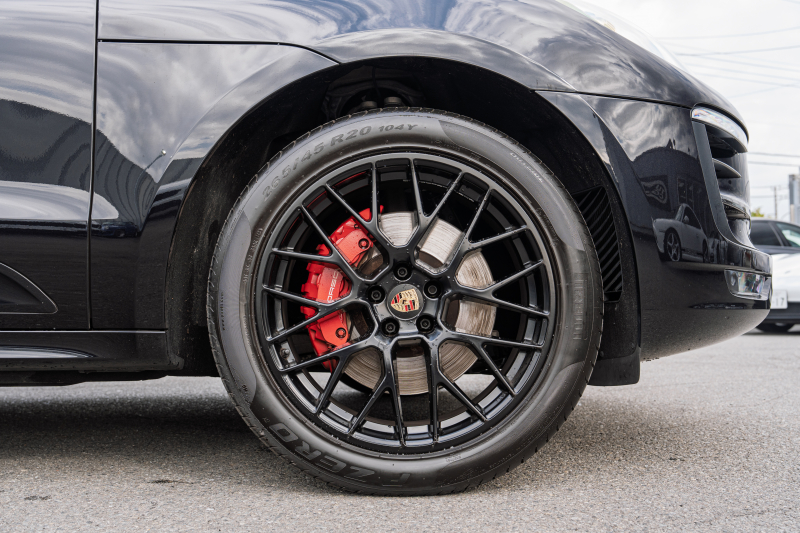 ポルシェ マカン GTS ｽﾎﾟｰﾂｸﾛﾉPKG　ｶﾞｰﾈｯﾄﾚｯﾄﾞﾚｻﾞｰｼｰﾄ ﾊﾟﾉﾗﾏSR PCM AppleCarPlay ｽﾎﾟｴｸﾞACC ｴﾝﾄﾘｰﾄﾞﾗｲﾌﾞ PASM PDLS BOSE RSｽﾊﾟｲﾀﾞｰ20AW　2年保証