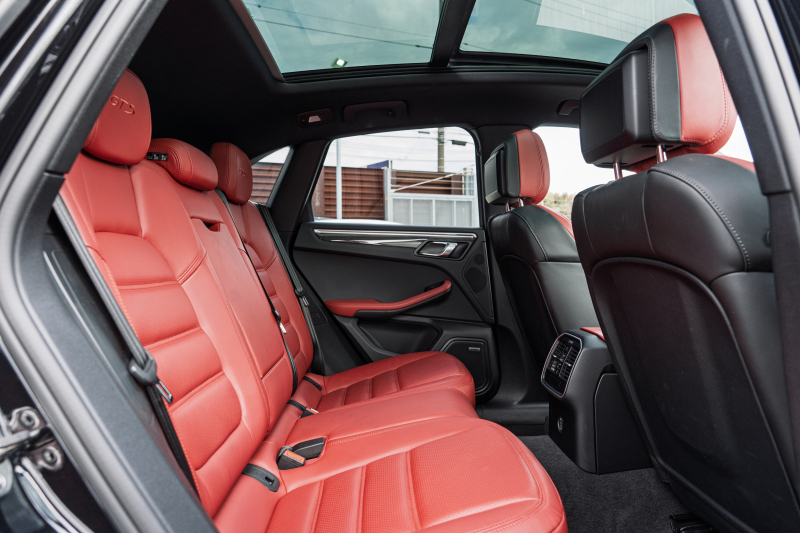 ポルシェ マカン GTS ｽﾎﾟｰﾂｸﾛﾉPKG　ｶﾞｰﾈｯﾄﾚｯﾄﾞﾚｻﾞｰｼｰﾄ ﾊﾟﾉﾗﾏSR PCM AppleCarPlay ｽﾎﾟｴｸﾞACC ｴﾝﾄﾘｰﾄﾞﾗｲﾌﾞ PASM PDLS BOSE RSｽﾊﾟｲﾀﾞｰ20AW　2年保証