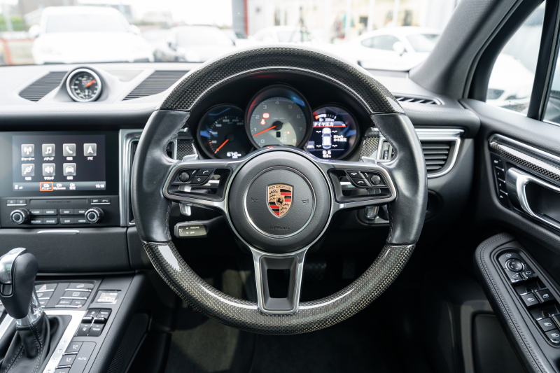 ポルシェ マカン S ｽﾎﾟｰﾂｸﾛﾉPKG　ﾌﾞﾗｯｸﾚｻﾞｰｼｰﾄ ｼｰﾄﾋｰﾀｰ PCMﾅﾋﾞ AppleCarPlay ACC PDLS ﾚｰﾝﾃﾞｨﾊﾟｰﾁｬｰﾜｰﾆﾝｸﾞ TPM ﾏｶﾝS18ｲﾝﾁAW　2年保証
