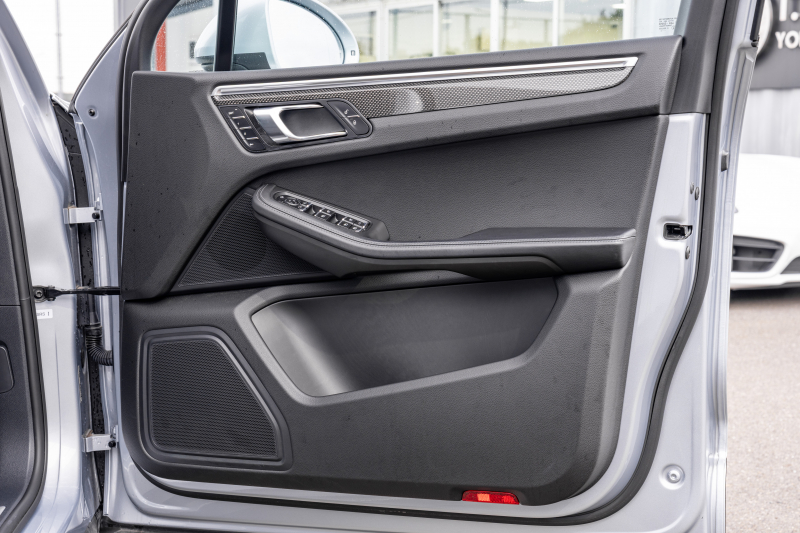 ポルシェ マカン S ｽﾎﾟｰﾂｸﾛﾉPKG　ﾌﾞﾗｯｸﾚｻﾞｰｼｰﾄ ｼｰﾄﾋｰﾀｰ PCMﾅﾋﾞ AppleCarPlay ACC PDLS ﾚｰﾝﾃﾞｨﾊﾟｰﾁｬｰﾜｰﾆﾝｸﾞ TPM ﾏｶﾝS18ｲﾝﾁAW　2年保証