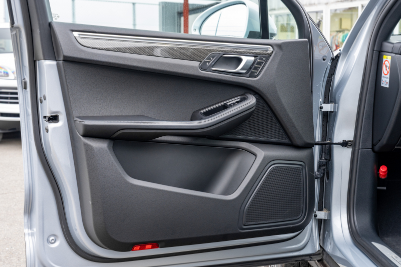 ポルシェ マカン S ｽﾎﾟｰﾂｸﾛﾉPKG　ﾌﾞﾗｯｸﾚｻﾞｰｼｰﾄ ｼｰﾄﾋｰﾀｰ PCMﾅﾋﾞ AppleCarPlay ACC PDLS ﾚｰﾝﾃﾞｨﾊﾟｰﾁｬｰﾜｰﾆﾝｸﾞ TPM ﾏｶﾝS18ｲﾝﾁAW　2年保証