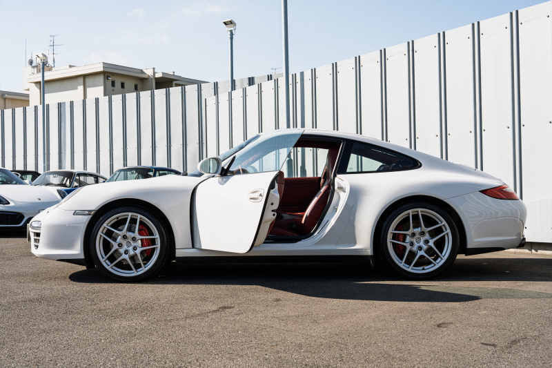 ポルシェ 911(Type997) 4S　後期モデル ｶﾚﾗﾚｯﾄﾞﾚｻﾞｰｲﾝﾃﾘｱ ｸﾗﾘｵﾝﾅﾋﾞ ﾌﾙｾｸﾞTV ﾊﾞｯｸｶﾒﾗ PASM ｵｰﾄｴｱｺﾝ ｷｾﾉﾝﾗｲﾄ ﾚｯﾄﾞﾌﾞﾚｰｷｷｬﾘﾊﾟｰ ｶﾚﾗS19ｲﾝﾁAW　2年保証