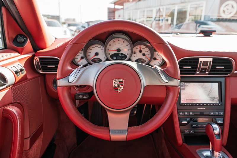 ポルシェ 911(Type997) 4S　後期モデル ｶﾚﾗﾚｯﾄﾞﾚｻﾞｰｲﾝﾃﾘｱ ｸﾗﾘｵﾝﾅﾋﾞ ﾌﾙｾｸﾞTV ﾊﾞｯｸｶﾒﾗ PASM ｵｰﾄｴｱｺﾝ ｷｾﾉﾝﾗｲﾄ ﾚｯﾄﾞﾌﾞﾚｰｷｷｬﾘﾊﾟｰ ｶﾚﾗS19ｲﾝﾁAW　2年保証