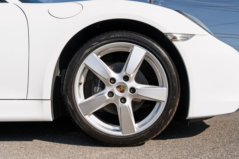 ポルシェ ケイマン(Type981) ﾍﾞｰｽｸﾞﾚｰﾄﾞ　2014年ﾓﾃﾞﾙ ﾌﾞﾗｯｸﾊｰﾌﾚｻﾞｰｼｰﾄ ｼｰﾄﾋｰﾀｰ ﾅﾋﾞTV ｽﾎﾟｰﾂﾃﾞｻﾞｲﾝｽﾃｱﾘﾝｸﾞ PDLS ｵｰﾄｴｱｺﾝ ｹｲﾏﾝS19ｲﾝﾁAW　2年保証