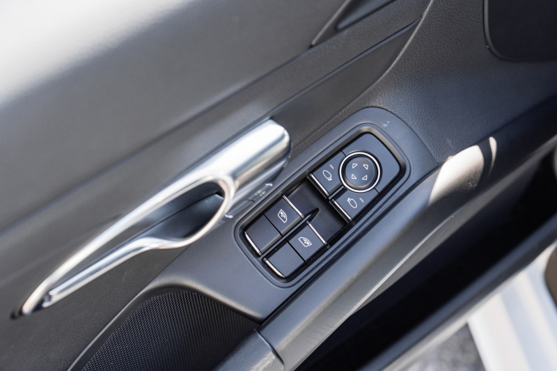 ポルシェ ケイマン(Type981) ﾍﾞｰｽｸﾞﾚｰﾄﾞ　2014年ﾓﾃﾞﾙ ﾌﾞﾗｯｸﾊｰﾌﾚｻﾞｰｼｰﾄ ｼｰﾄﾋｰﾀｰ ﾅﾋﾞTV ｽﾎﾟｰﾂﾃﾞｻﾞｲﾝｽﾃｱﾘﾝｸﾞ PDLS ｵｰﾄｴｱｺﾝ ｹｲﾏﾝS19ｲﾝﾁAW　2年保証