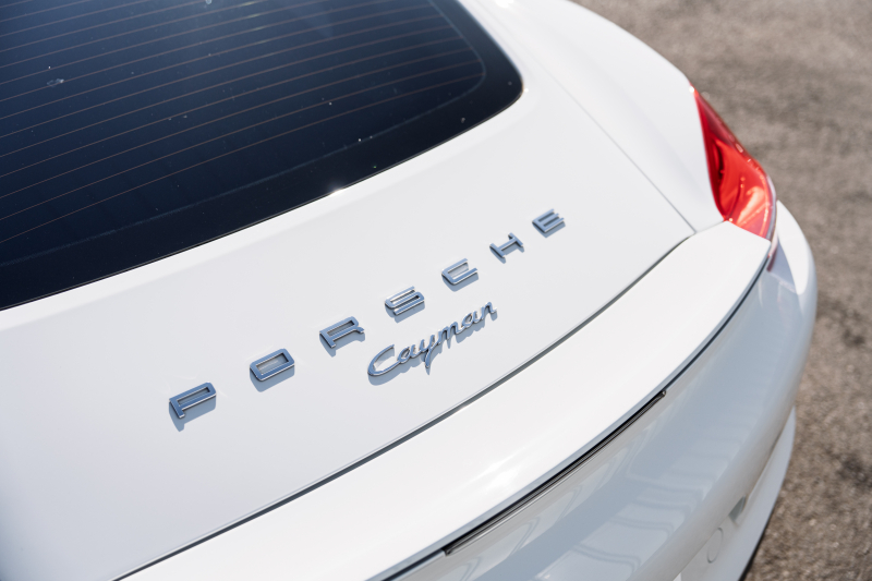 ポルシェ ケイマン(Type981) ﾍﾞｰｽｸﾞﾚｰﾄﾞ　2014年ﾓﾃﾞﾙ ﾌﾞﾗｯｸﾊｰﾌﾚｻﾞｰｼｰﾄ ｼｰﾄﾋｰﾀｰ ﾅﾋﾞTV ｽﾎﾟｰﾂﾃﾞｻﾞｲﾝｽﾃｱﾘﾝｸﾞ PDLS ｵｰﾄｴｱｺﾝ ｹｲﾏﾝS19ｲﾝﾁAW　2年保証