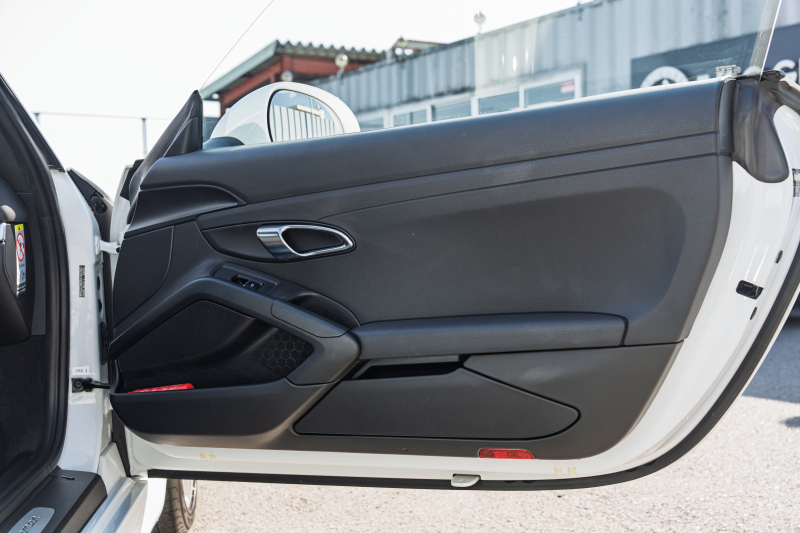 ポルシェ ケイマン(Type981) ﾍﾞｰｽｸﾞﾚｰﾄﾞ　2014年ﾓﾃﾞﾙ ﾌﾞﾗｯｸﾊｰﾌﾚｻﾞｰｼｰﾄ ｼｰﾄﾋｰﾀｰ ﾅﾋﾞTV ｽﾎﾟｰﾂﾃﾞｻﾞｲﾝｽﾃｱﾘﾝｸﾞ PDLS ｵｰﾄｴｱｺﾝ ｹｲﾏﾝS19ｲﾝﾁAW　2年保証