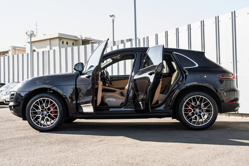 ポルシェ マカン S　ﾍﾞｰｼﾞｭﾊｰﾌﾚｻﾞｰｼｰﾄ ｼｰﾄﾋｰﾀｰ PCMﾅﾋﾞ AppleCarPlay BOSEｻｳﾝﾄﾞ ｴﾝﾄﾘｰﾄﾞﾗｲﾌﾞ ﾚｰﾝﾁｪﾝｼﾞ PDLS ｸﾙｰｽﾞｺﾝﾄﾛｰﾙ TPM RSｽﾊﾟｲﾀﾞｰﾃﾞｻﾞｲﾝ20ｲﾝﾁAW　2年保証