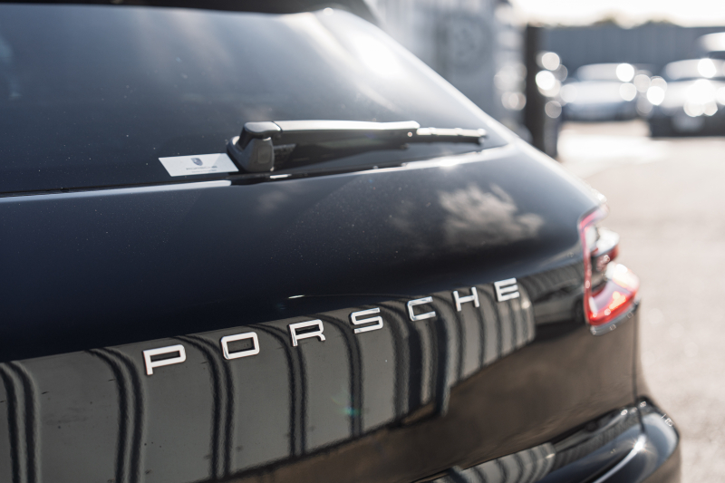 ポルシェ マカン S　ﾍﾞｰｼﾞｭﾊｰﾌﾚｻﾞｰｼｰﾄ ｼｰﾄﾋｰﾀｰ PCMﾅﾋﾞ AppleCarPlay BOSEｻｳﾝﾄﾞ ｴﾝﾄﾘｰﾄﾞﾗｲﾌﾞ ﾚｰﾝﾁｪﾝｼﾞ PDLS ｸﾙｰｽﾞｺﾝﾄﾛｰﾙ TPM RSｽﾊﾟｲﾀﾞｰﾃﾞｻﾞｲﾝ20ｲﾝﾁAW　2年保証