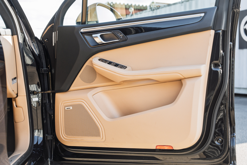 ポルシェ マカン S　ﾍﾞｰｼﾞｭﾊｰﾌﾚｻﾞｰｼｰﾄ ｼｰﾄﾋｰﾀｰ PCMﾅﾋﾞ AppleCarPlay BOSEｻｳﾝﾄﾞ ｴﾝﾄﾘｰﾄﾞﾗｲﾌﾞ ﾚｰﾝﾁｪﾝｼﾞ PDLS ｸﾙｰｽﾞｺﾝﾄﾛｰﾙ TPM RSｽﾊﾟｲﾀﾞｰﾃﾞｻﾞｲﾝ20ｲﾝﾁAW　2年保証