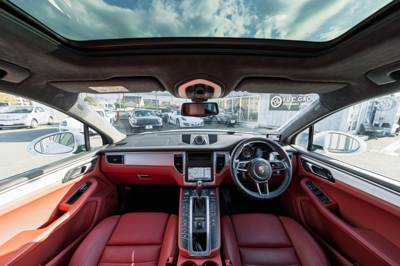 ポルシェ マカン ﾀｰﾎﾞ ｽﾎﾟｰﾂｸﾛﾉPKG　ﾂｰﾄﾝﾚｻﾞｰｲﾝﾃﾘｱ(ｶﾞｰﾈｯﾄﾚｯﾄﾞ/ﾌﾞﾗｯｸ) ｱﾀﾞﾌﾟﾃｨﾌﾞｽﾎﾟｰﾂｼｰﾄ ﾍﾞﾝﾁﾚｰﾀｰ ﾊﾟﾉﾗﾏｻﾝﾙｰﾌ ﾅﾋﾞTV PASM/ｴｱｻｽ ｴﾝﾄﾘｰﾄﾞﾗｲﾌﾞ RSｽﾊﾟｲﾀﾞｰ20ｲﾝﾁAW　2年保証