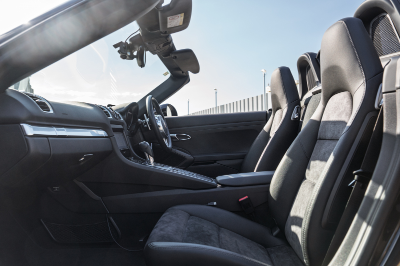 ポルシェ ボクスター(Type981) S ｽﾎﾟｰﾂｸﾛﾉPKG　2015年ﾓﾃﾞﾙ ﾌﾞﾗｯｸﾊｰﾌﾚｻﾞｰｼｰﾄ ｼｰﾄﾋｰﾀｰ ﾌﾞﾗｯｸｿﾌﾄﾄｯﾌﾟ ｸﾗﾘｵﾝﾅﾋﾞ ﾌﾙｾｸﾞTV ｽﾎﾟｰﾂﾃﾞｻﾞｲﾝｽﾃｱ 電動Dﾐﾗｰ ｵｰﾄｴｱｺﾝ TPM ｹｲﾏﾝS19ｲﾝﾁAW　2年保証