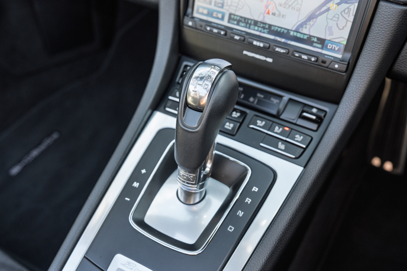 ポルシェ ボクスター(Type981) S ｽﾎﾟｰﾂｸﾛﾉPKG　2015年ﾓﾃﾞﾙ ﾌﾞﾗｯｸﾊｰﾌﾚｻﾞｰｼｰﾄ ｼｰﾄﾋｰﾀｰ ﾌﾞﾗｯｸｿﾌﾄﾄｯﾌﾟ ｸﾗﾘｵﾝﾅﾋﾞ ﾌﾙｾｸﾞTV ｽﾎﾟｰﾂﾃﾞｻﾞｲﾝｽﾃｱ 電動Dﾐﾗｰ ｵｰﾄｴｱｺﾝ TPM ｹｲﾏﾝS19ｲﾝﾁAW　2年保証