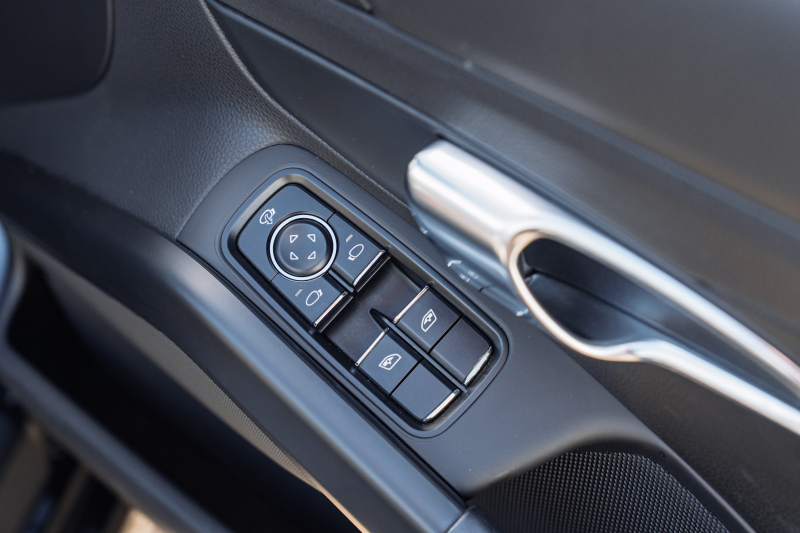 ポルシェ ボクスター(Type981) S ｽﾎﾟｰﾂｸﾛﾉPKG　2015年ﾓﾃﾞﾙ ﾌﾞﾗｯｸﾊｰﾌﾚｻﾞｰｼｰﾄ ｼｰﾄﾋｰﾀｰ ﾌﾞﾗｯｸｿﾌﾄﾄｯﾌﾟ ｸﾗﾘｵﾝﾅﾋﾞ ﾌﾙｾｸﾞTV ｽﾎﾟｰﾂﾃﾞｻﾞｲﾝｽﾃｱ 電動Dﾐﾗｰ ｵｰﾄｴｱｺﾝ TPM ｹｲﾏﾝS19ｲﾝﾁAW　2年保証