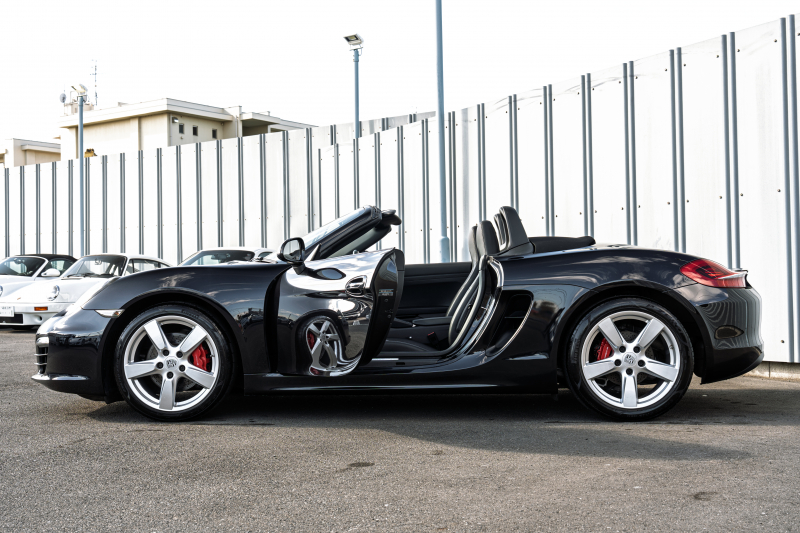 ポルシェ ボクスター(Type981) S ｽﾎﾟｰﾂｸﾛﾉPKG　2015年ﾓﾃﾞﾙ ﾌﾞﾗｯｸﾊｰﾌﾚｻﾞｰｼｰﾄ ｼｰﾄﾋｰﾀｰ ﾌﾞﾗｯｸｿﾌﾄﾄｯﾌﾟ ｸﾗﾘｵﾝﾅﾋﾞ ﾌﾙｾｸﾞTV ｽﾎﾟｰﾂﾃﾞｻﾞｲﾝｽﾃｱ 電動Dﾐﾗｰ ｵｰﾄｴｱｺﾝ TPM ｹｲﾏﾝS19ｲﾝﾁAW　2年保証