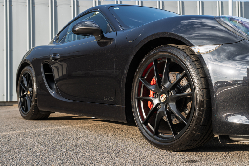 ポルシェ ケイマン(Type981) GTS ｽﾎﾟｰﾂｸﾛﾉPKG　GTSｲﾝﾃﾘｱPKG ｽﾎﾟｰﾂｼｰﾄ･ﾌﾟﾗｽ ﾃﾞｨｽﾌﾟﾚｲｵｰﾃﾞｨｵ CarPlay AndroidAuto ｽﾎﾟｰﾂｴｸﾞｿﾞｰｽﾄ PASM PDLS ｽﾎﾟｰﾂﾃﾞｻﾞｲﾝｽﾃｱﾘﾝｸﾞ 電動Dﾐﾗｰ TPM ｶﾚﾗS20ｲﾝﾁAW　2年保証