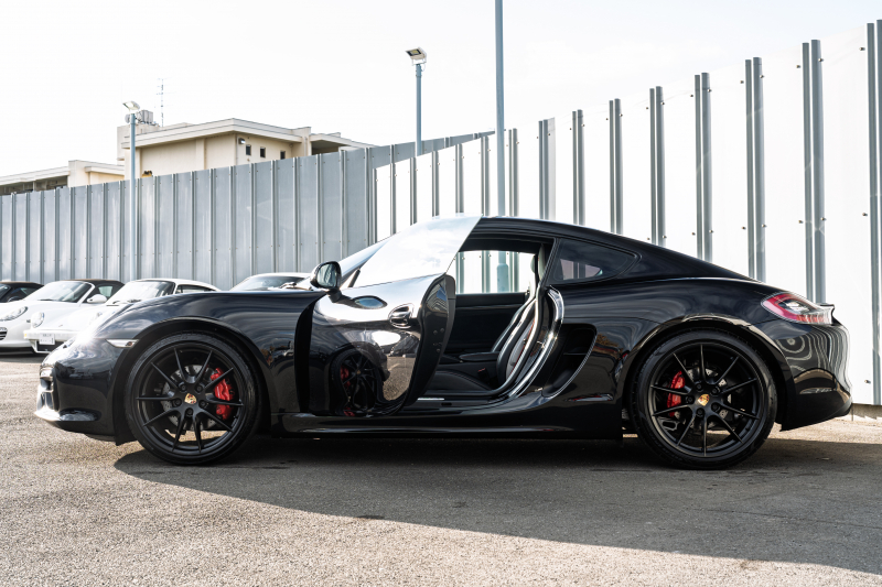 ポルシェ ケイマン(Type981) GTS ｽﾎﾟｰﾂｸﾛﾉPKG　GTSｲﾝﾃﾘｱPKG ｽﾎﾟｰﾂｼｰﾄ･ﾌﾟﾗｽ ﾃﾞｨｽﾌﾟﾚｲｵｰﾃﾞｨｵ CarPlay AndroidAuto ｽﾎﾟｰﾂｴｸﾞｿﾞｰｽﾄ PASM PDLS ｽﾎﾟｰﾂﾃﾞｻﾞｲﾝｽﾃｱﾘﾝｸﾞ 電動Dﾐﾗｰ TPM ｶﾚﾗS20ｲﾝﾁAW　2年保証