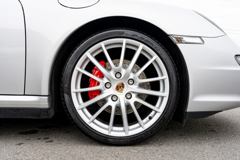 ポルシェ 911(Type997) ｶﾚﾗ4 ｽﾎﾟｰﾂｸﾛﾉPKG　ﾌﾞﾗｯｸﾚｻﾞｰｼｰﾄ ｼｰﾄﾋｰﾀｰ ﾅﾋﾞTV ｽﾎﾟｴｸﾞ PASM ｽﾎﾟｰﾂﾃﾞｻﾞｲﾝ19ｲﾝﾁAW ｷｾﾉﾝﾍｯﾄﾞﾗｲﾄ ｵｰﾄｴｱｺﾝ PSM F/Rﾌｫｸﾞ　2年保証