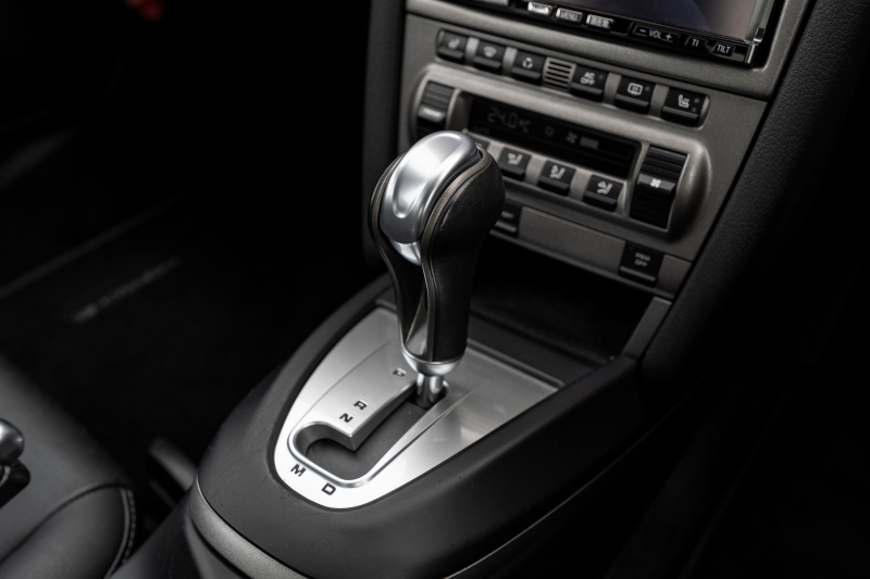 ポルシェ 911(Type997) ｶﾚﾗ4 ｽﾎﾟｰﾂｸﾛﾉPKG　ﾌﾞﾗｯｸﾚｻﾞｰｼｰﾄ ｼｰﾄﾋｰﾀｰ ﾅﾋﾞTV ｽﾎﾟｴｸﾞ PASM ｽﾎﾟｰﾂﾃﾞｻﾞｲﾝ19ｲﾝﾁAW ｷｾﾉﾝﾍｯﾄﾞﾗｲﾄ ｵｰﾄｴｱｺﾝ PSM F/Rﾌｫｸﾞ　2年保証