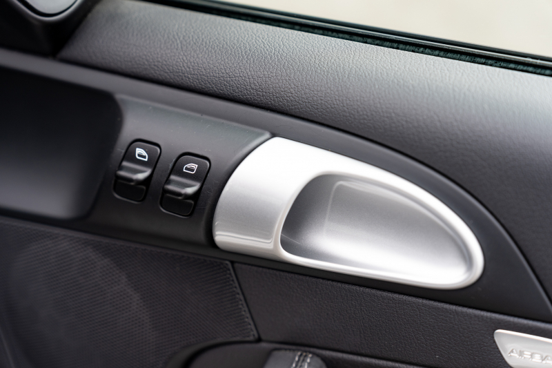 ポルシェ 911(Type997) ｶﾚﾗ4 ｽﾎﾟｰﾂｸﾛﾉPKG　ﾌﾞﾗｯｸﾚｻﾞｰｼｰﾄ ｼｰﾄﾋｰﾀｰ ﾅﾋﾞTV ｽﾎﾟｴｸﾞ PASM ｽﾎﾟｰﾂﾃﾞｻﾞｲﾝ19ｲﾝﾁAW ｷｾﾉﾝﾍｯﾄﾞﾗｲﾄ ｵｰﾄｴｱｺﾝ PSM F/Rﾌｫｸﾞ　2年保証