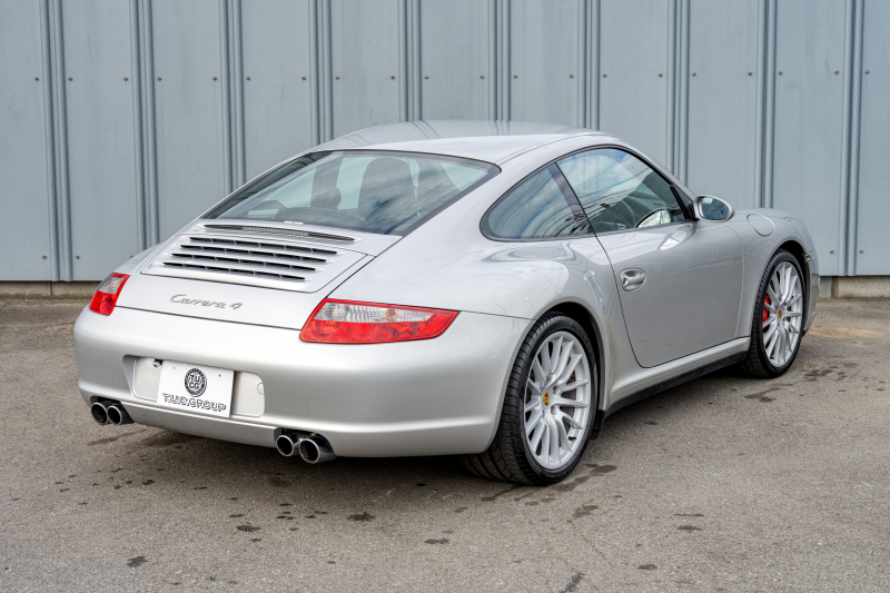 ポルシェ 911(Type997) ｶﾚﾗ4 ｽﾎﾟｰﾂｸﾛﾉPKG　ﾌﾞﾗｯｸﾚｻﾞｰｼｰﾄ ｼｰﾄﾋｰﾀｰ ﾅﾋﾞTV ｽﾎﾟｴｸﾞ PASM ｽﾎﾟｰﾂﾃﾞｻﾞｲﾝ19ｲﾝﾁAW ｷｾﾉﾝﾍｯﾄﾞﾗｲﾄ ｵｰﾄｴｱｺﾝ PSM F/Rﾌｫｸﾞ　2年保証