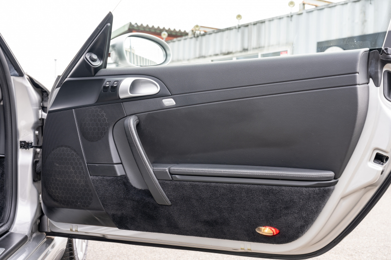 ポルシェ 911(Type997) ｶﾚﾗ4 ｽﾎﾟｰﾂｸﾛﾉPKG　ﾌﾞﾗｯｸﾚｻﾞｰｼｰﾄ ｼｰﾄﾋｰﾀｰ ﾅﾋﾞTV ｽﾎﾟｴｸﾞ PASM ｽﾎﾟｰﾂﾃﾞｻﾞｲﾝ19ｲﾝﾁAW ｷｾﾉﾝﾍｯﾄﾞﾗｲﾄ ｵｰﾄｴｱｺﾝ PSM F/Rﾌｫｸﾞ　2年保証