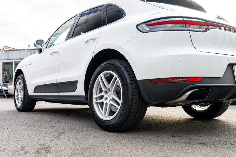 ポルシェ マカン ﾍﾞｰｽｸﾞﾚｰﾄﾞ　MY20 ｶﾞｰﾈｯﾄﾚｯﾄﾞﾚｻﾞｰPKG ｼｰﾄﾋｰﾀｰ PCMﾅﾋﾞ ﾌﾙｾｸﾞTV AppleCarPlay ﾊﾟｰｸｱｼｽﾄ TPM ｵｰﾄﾃｰﾙｹﾞｰﾄ ｶﾗｰｸﾚｽﾄｷｬｯﾌﾟ ﾏｶﾝS18ｲﾝﾁAW　2年保証