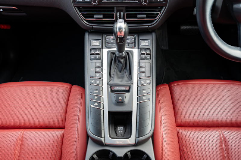 ポルシェ マカン ﾍﾞｰｽｸﾞﾚｰﾄﾞ　MY20 ｶﾞｰﾈｯﾄﾚｯﾄﾞﾚｻﾞｰPKG ｼｰﾄﾋｰﾀｰ PCMﾅﾋﾞ ﾌﾙｾｸﾞTV AppleCarPlay ﾊﾟｰｸｱｼｽﾄ TPM ｵｰﾄﾃｰﾙｹﾞｰﾄ ｶﾗｰｸﾚｽﾄｷｬｯﾌﾟ ﾏｶﾝS18ｲﾝﾁAW　2年保証